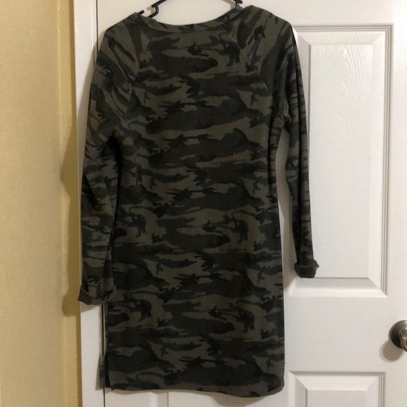 Dress - Picture 3 of 3